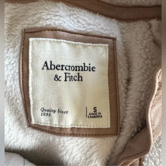 Abercrombie & Fitch Tan and Cream Fleece Pullover - Picture 3 of 3